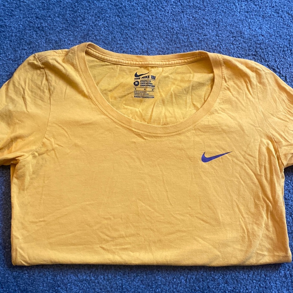 Nike tee